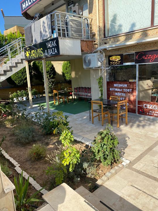 Cızzgara (tost Köfte Tavuk Izgara Salonu)