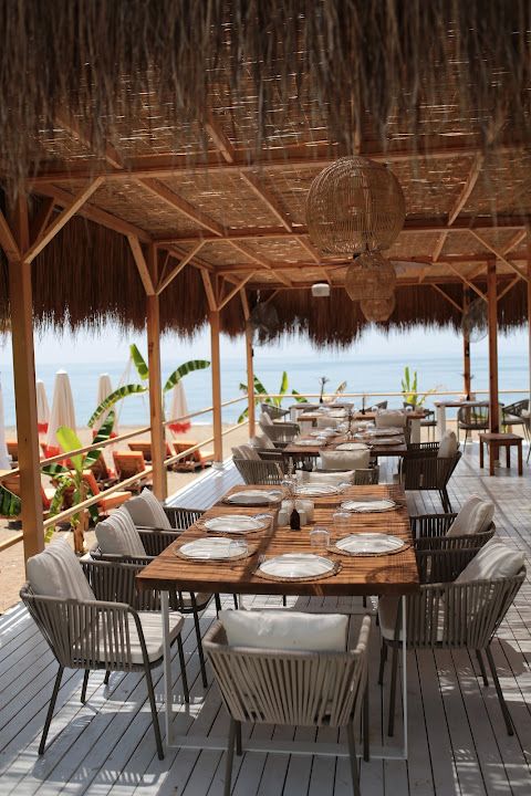 Avlu Beach & Restoran