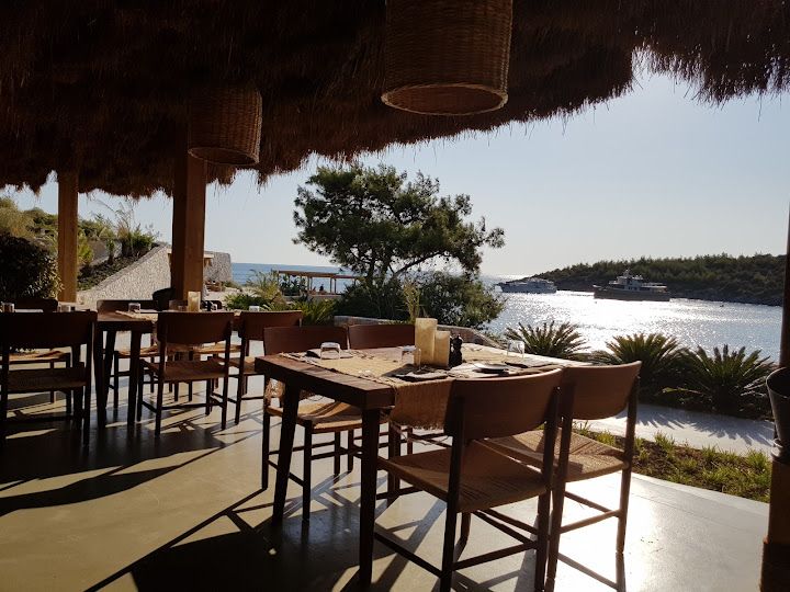 Anhinga Restaurant, Beach And Bar