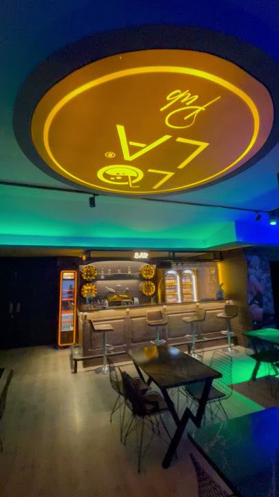 Lola Pub