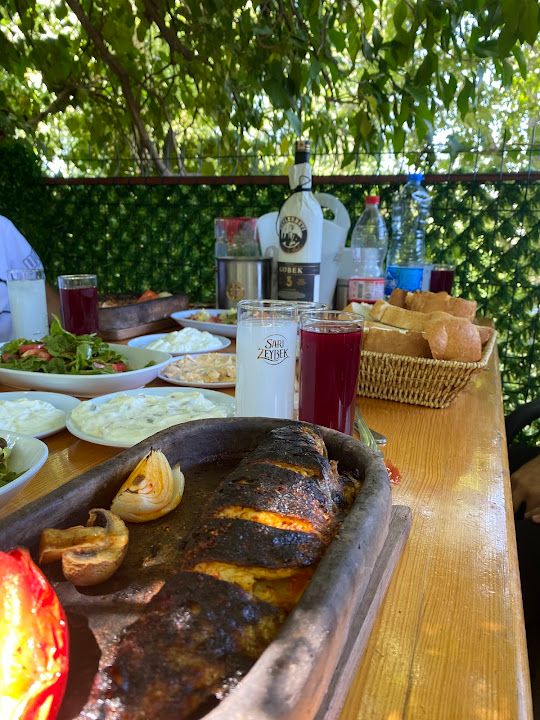 Kravga Yeşilvadi Alabalık Restoranı