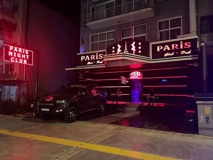 Paris night clup