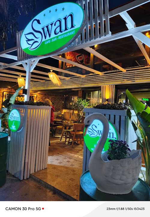 Swan cafe bar
