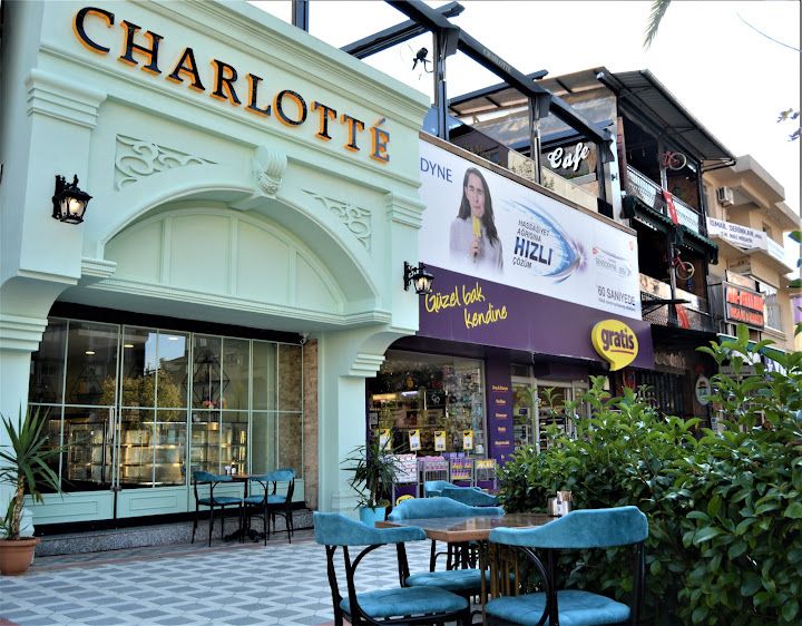 Charlotté cafe & patisserie