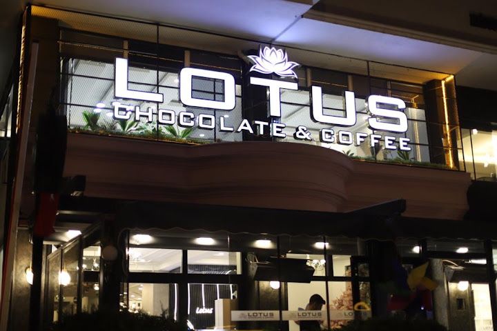 Lotus Chocolate & Coffe