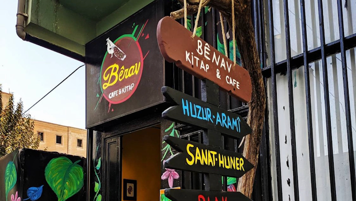 Benav Cafe & Kitap