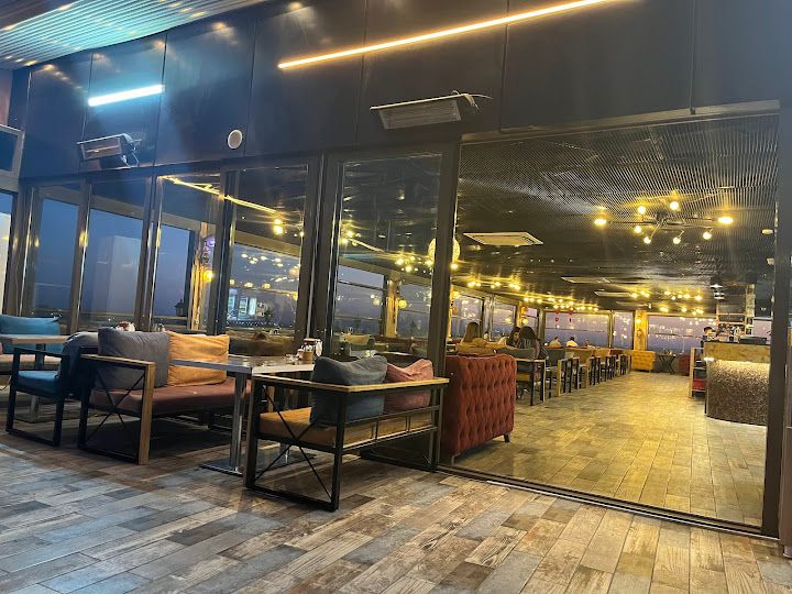 Delúx Cafe