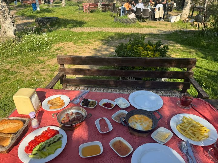 Birgi Köyü Serpme Kahvaltı