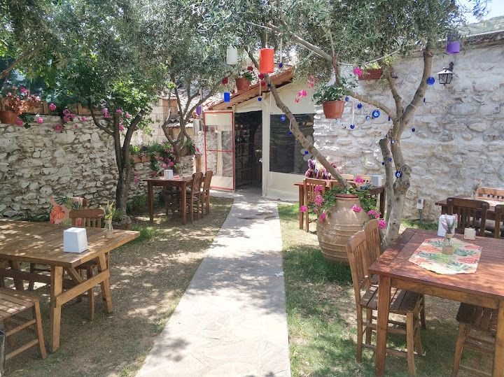 Birgi umurbey aile konağı