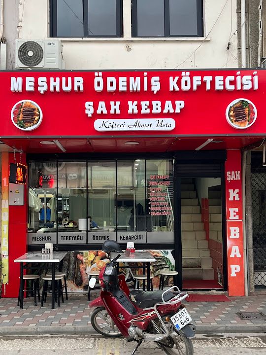 Meşhur ödemiş köftecisi ahmet usta şah kebap salonu