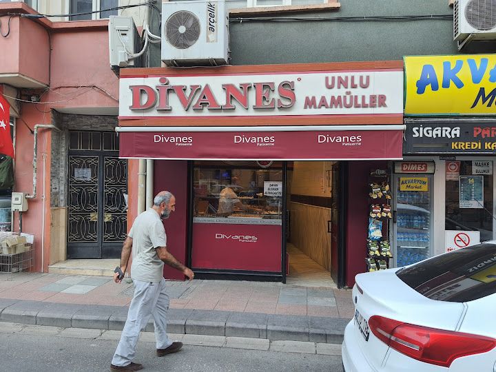 Divanes
