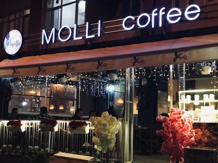 Molli Cafe Bistro