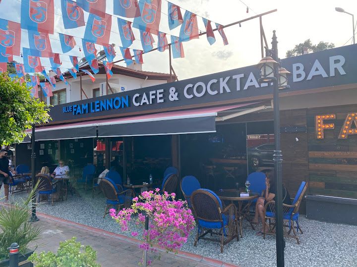 Fam Lennon Bar