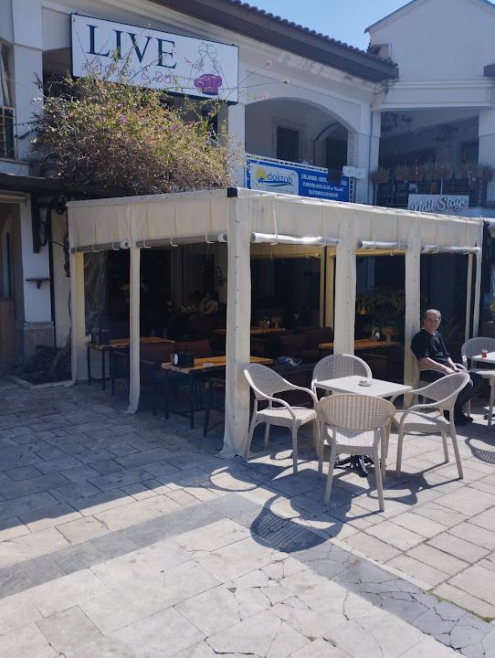 Live Kitchen & Bar