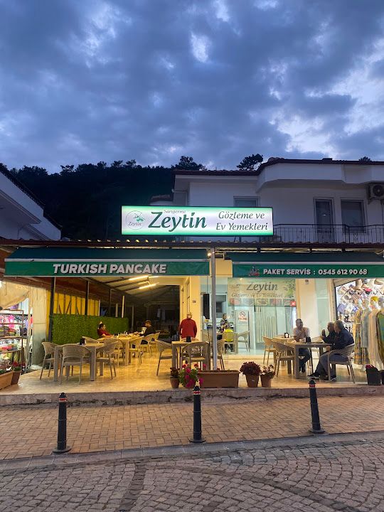 Zeytin gözleme ve ev yemekleri