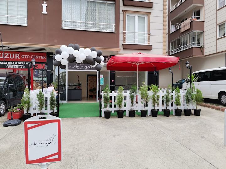 North Aronya Cafe & Patisserie