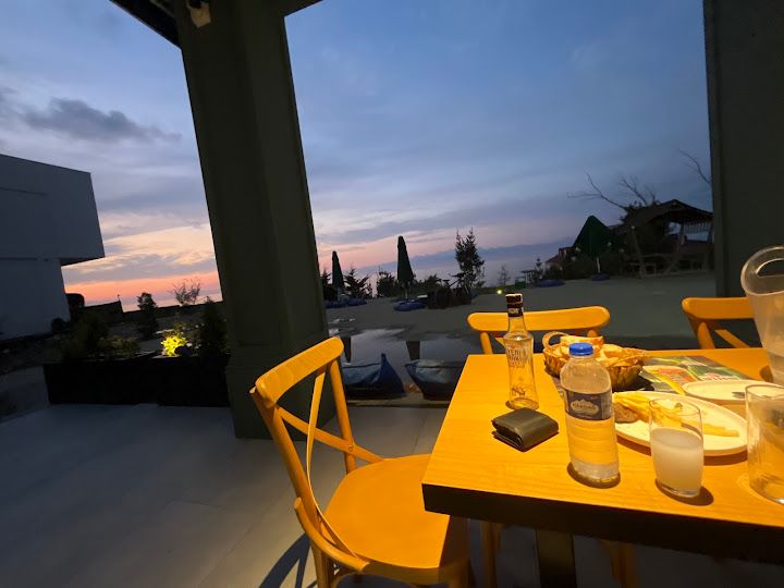 Ohaa Cafe & Pub