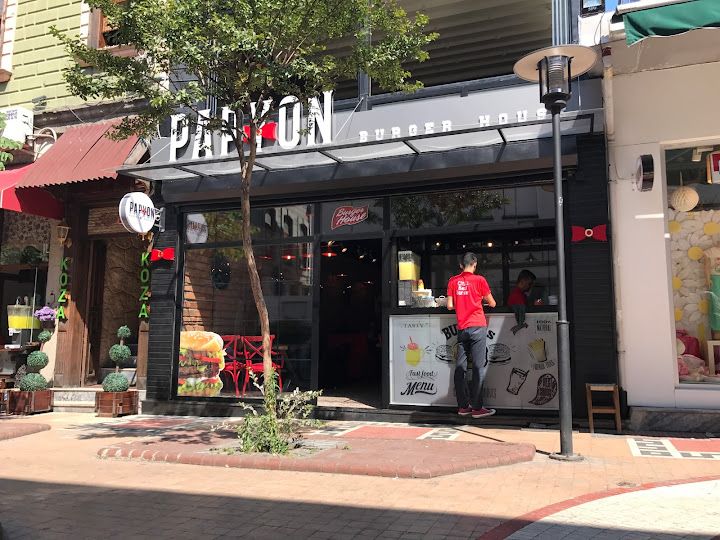 Papyon Burger House