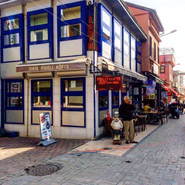 Kebapçı İdris - Pideli Köfte