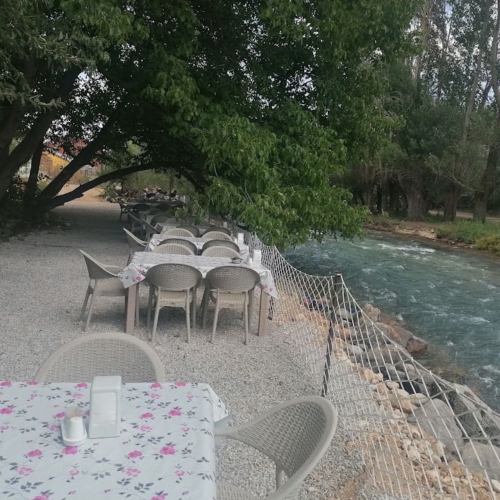 Le Arey Cafe Restoran