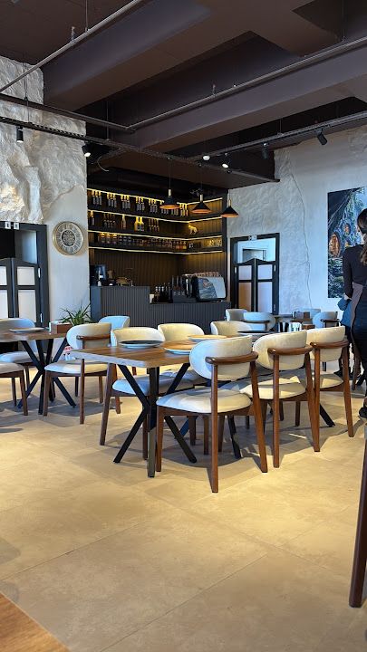 Casa Del Lupo Restaurant