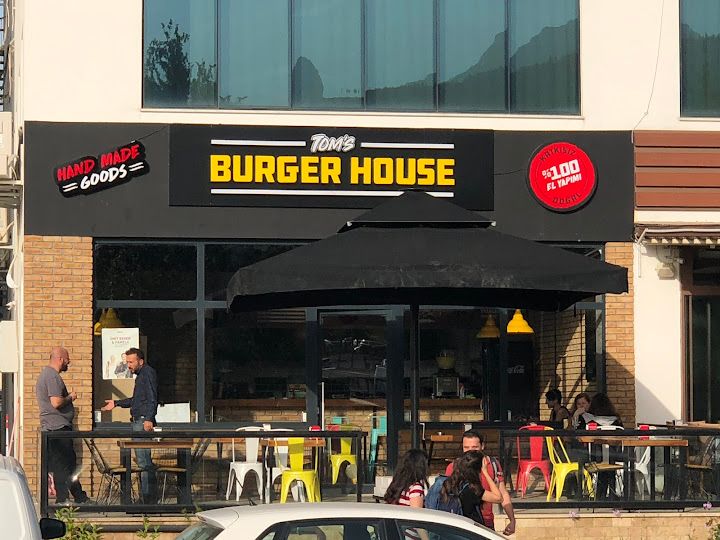 Dr. Tom's Burger House