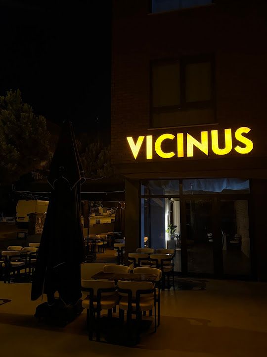 Vicinus Coffee & Dessert