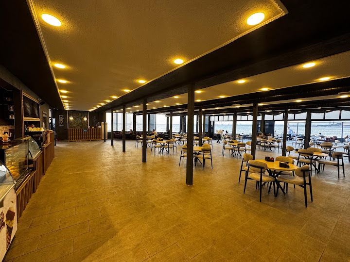 Cafe Parlee