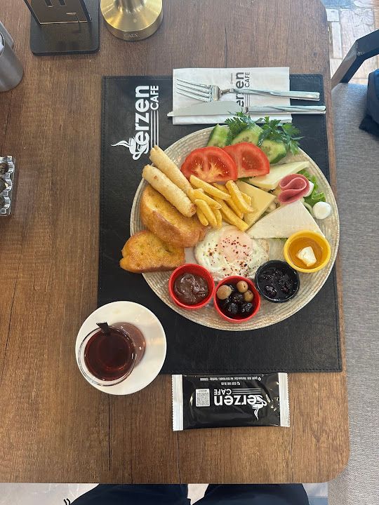 Erzen Cafe