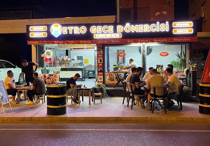 Kurtköy Gece Donercisi & Kokoreç) Metro