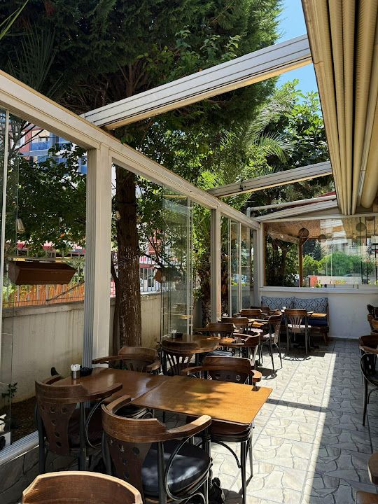 Le Gloria Kitchen