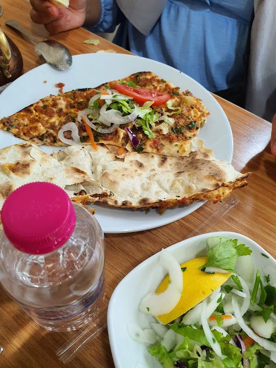 Şef Zade Kebap Lahmacun Pide Ve Döner Salonu
