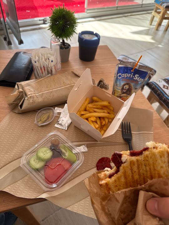Tost Edebiyatı - Serpme Kahvaltı - Tost
