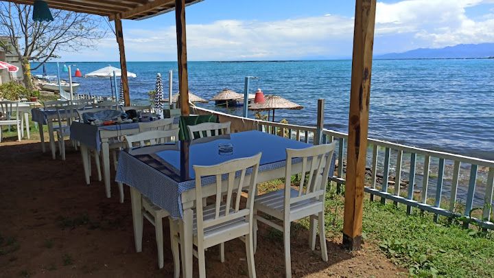 Mina Cafe Beach