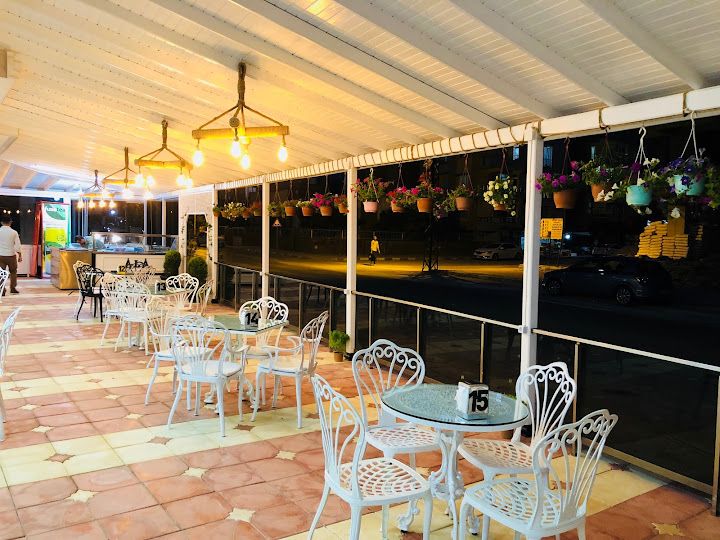 Âlâ Cafe & Patisserie