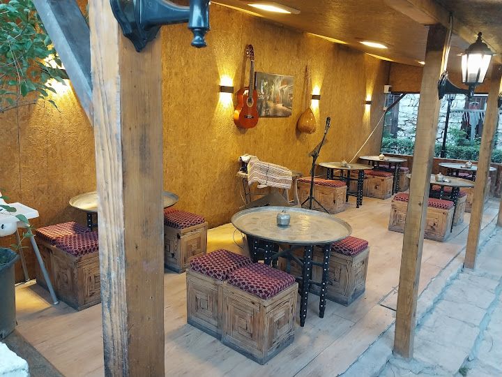 Güneş Saatli Çay Bahçesi