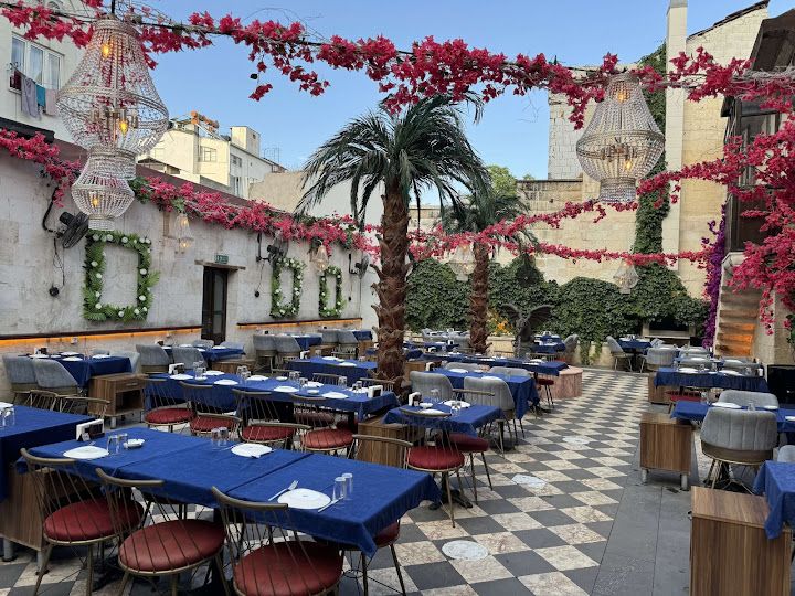 Gece Gündüz Bistro