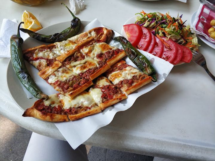 Alaşehirli pide lahmacun salonu