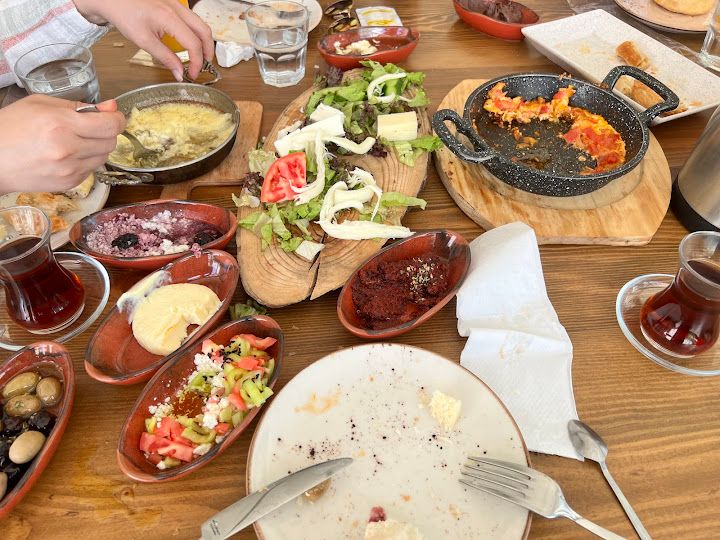 Alsancak Unlu Mamuller Sarı Petrol