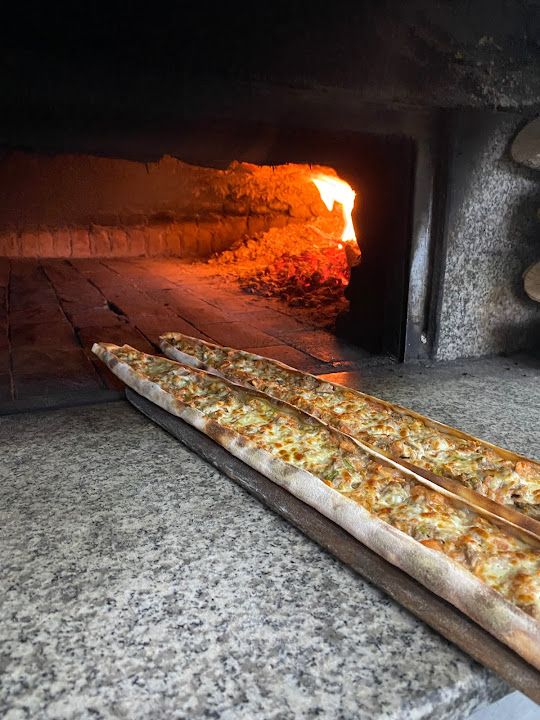 Ünlü pide salonu