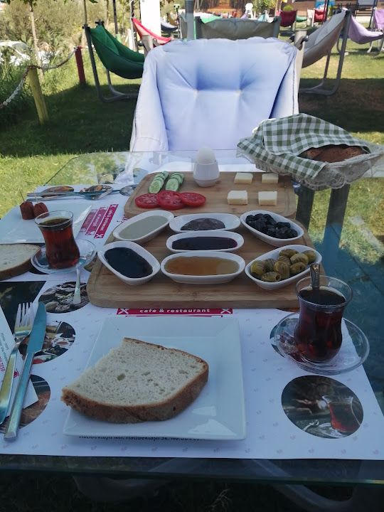 Zeytin Cafe, Mangal Ve Kahvaltı Alanı