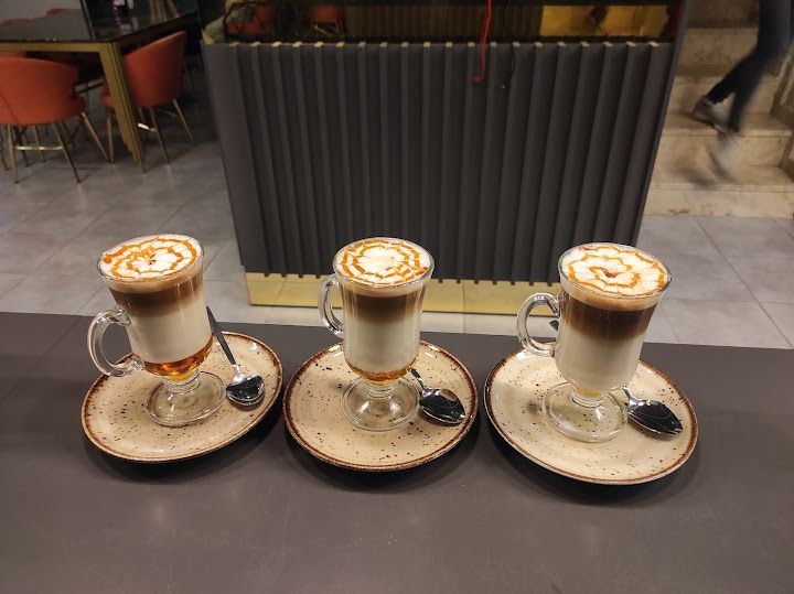 Mor Salkım Lougne Cafe