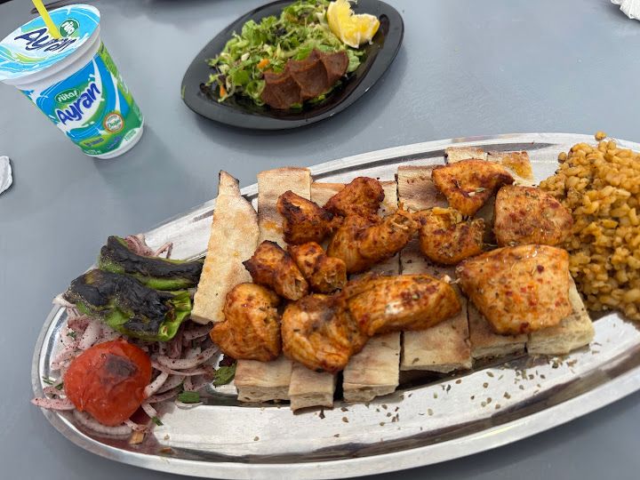 Kahta Saydam Pide Lahmacun Kebap Salonu
