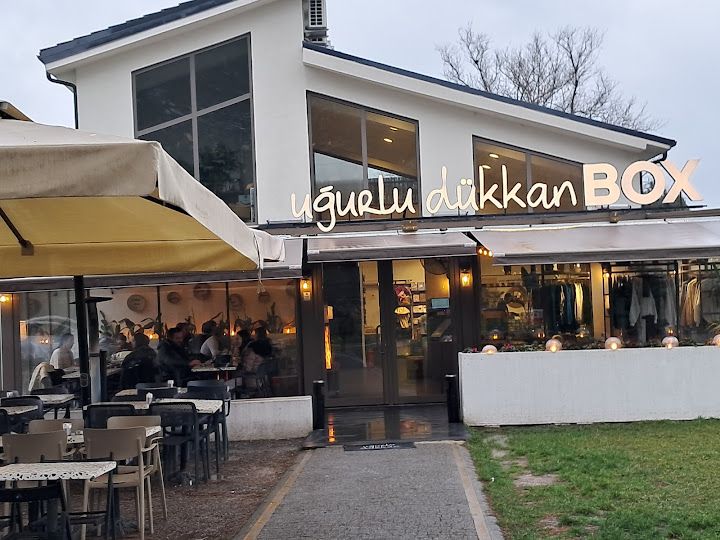 Uğurlu Dükkan