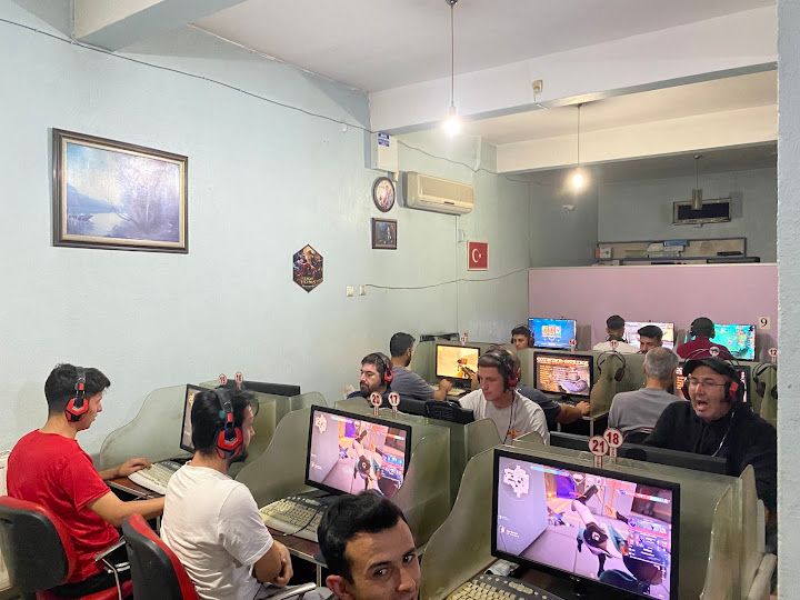 Ozgur İnternet Cafe