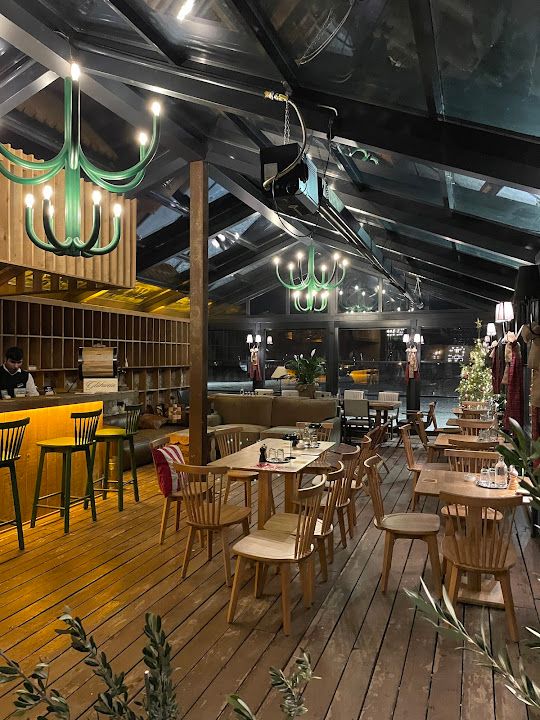 The Hub Cafe & Pub