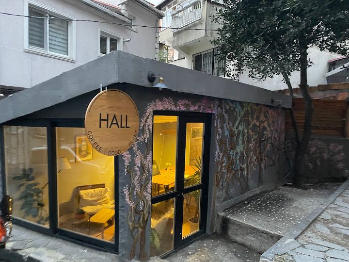 HALL - Coffee & Food
