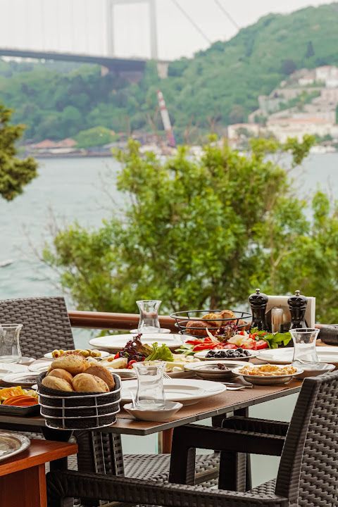 Hisar Cafe & Restaurant / Nargile