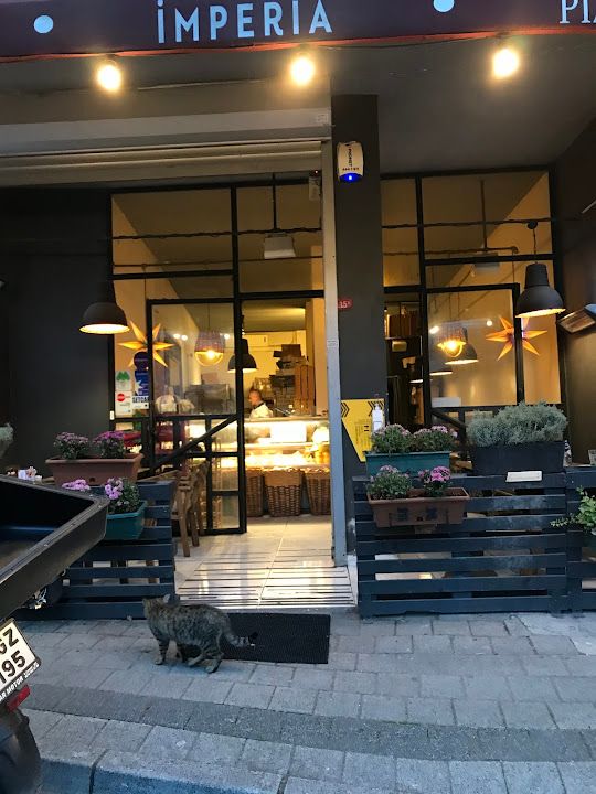 Meringue Cake Shop
