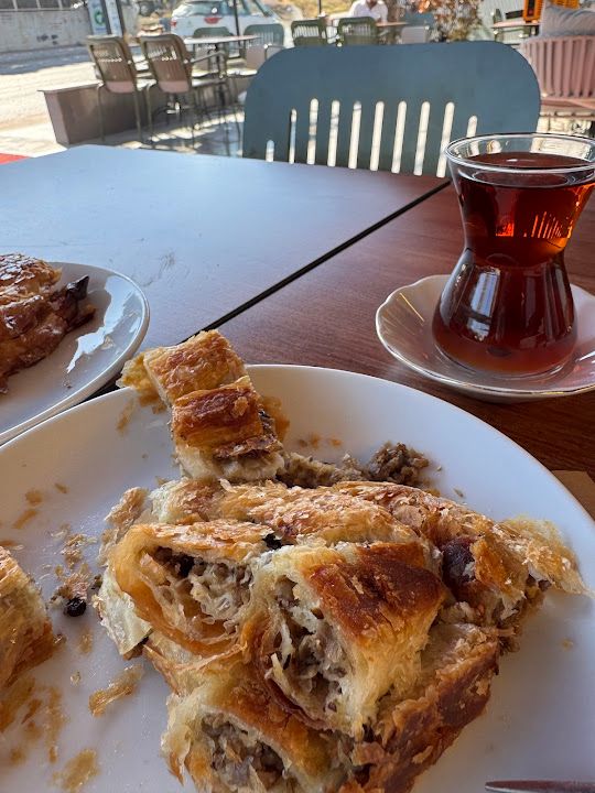 Sarıyer börekçisi ve cafe